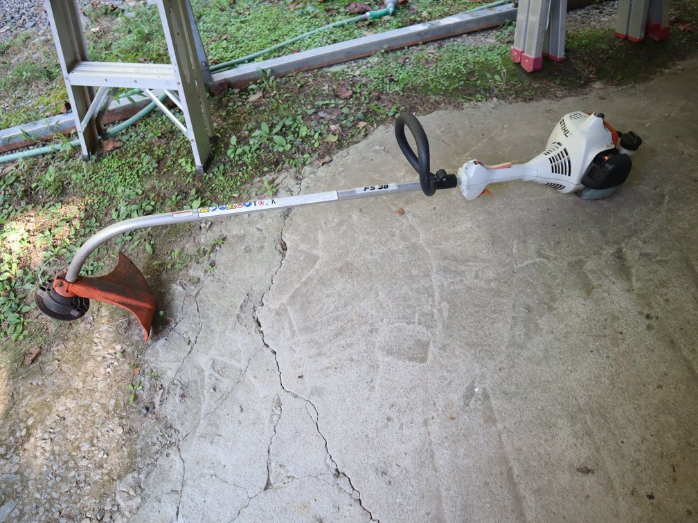 Stihl FS 38 Gas String Trimmer w/ Loop Handle & Trimmer Guard