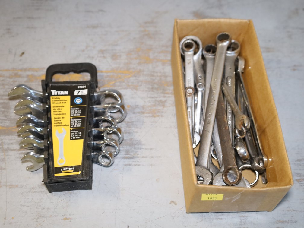 Titan 7-Piece Metric Stubby Combination Wrench Set w/ Holder