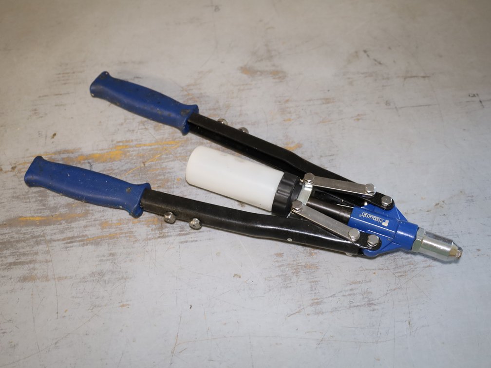 Pittsburgh Heavy Duty Hand Riveter w/ Case...