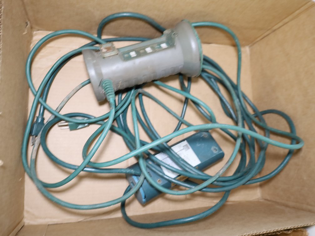 (2) Green Extension Cords w/ Multi-Outlet Power Blocks