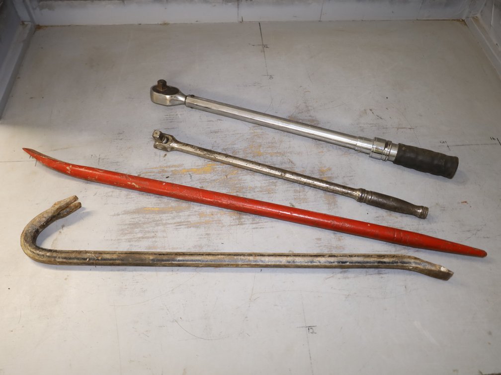 Torque Wrench, Breaker Bar w/ Flex Head, Pry Bar, & Goose Neck Wrecking Bar