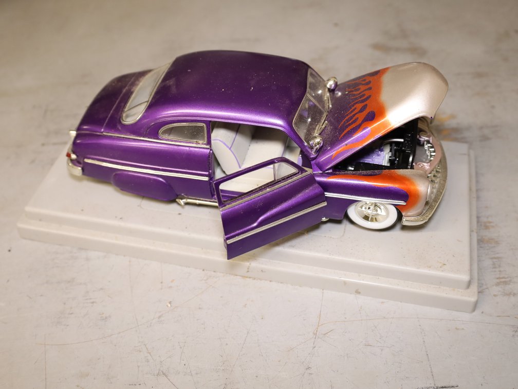 Full Service Station Round Metal Sign & Custom Die-Cast Coupe on Display Base
