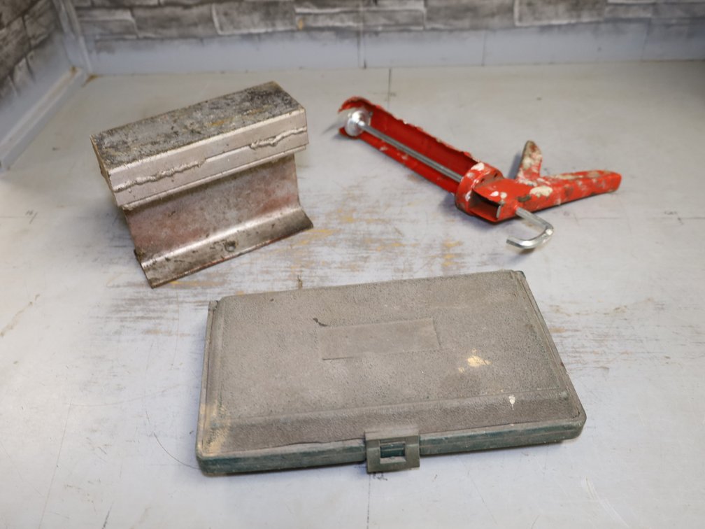 Steel Handmade Railroad Rail Section Anvil, Caulk Gun & Case of Brass Fittings