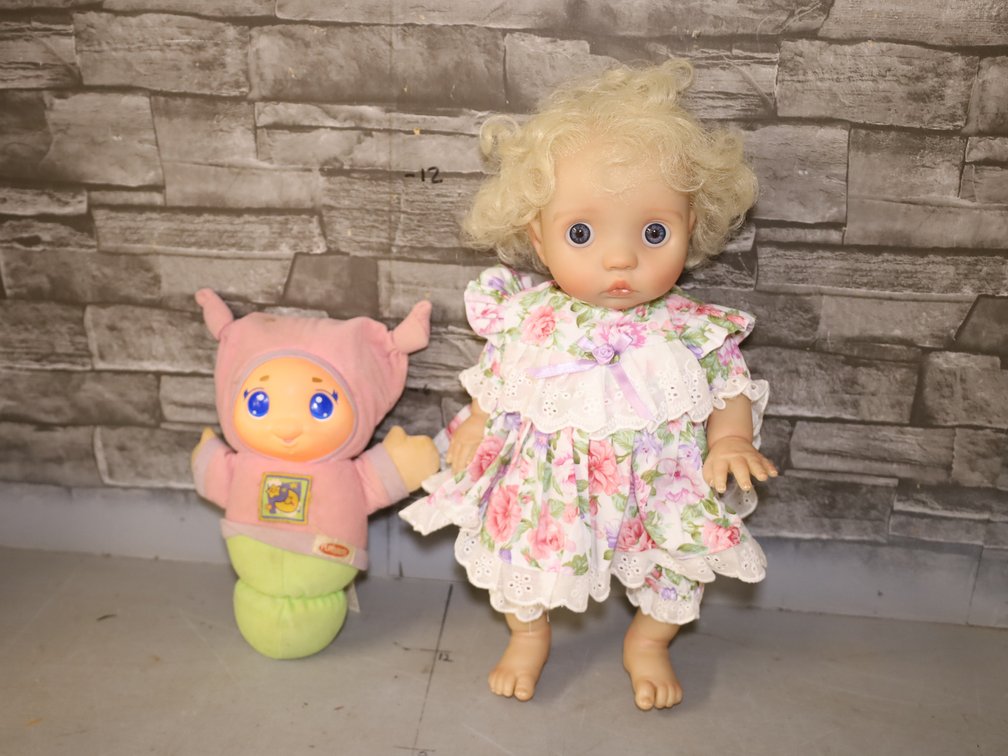 Lifelike Reborn Baby Doll & Lullaby Glowworm