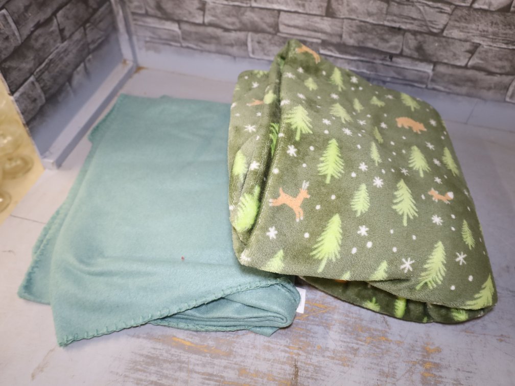 (5) Fleece Throw Blankets
