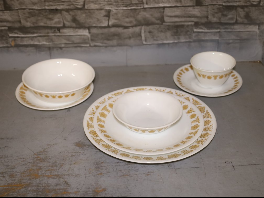 Corelle & Pyrex Dinnerware