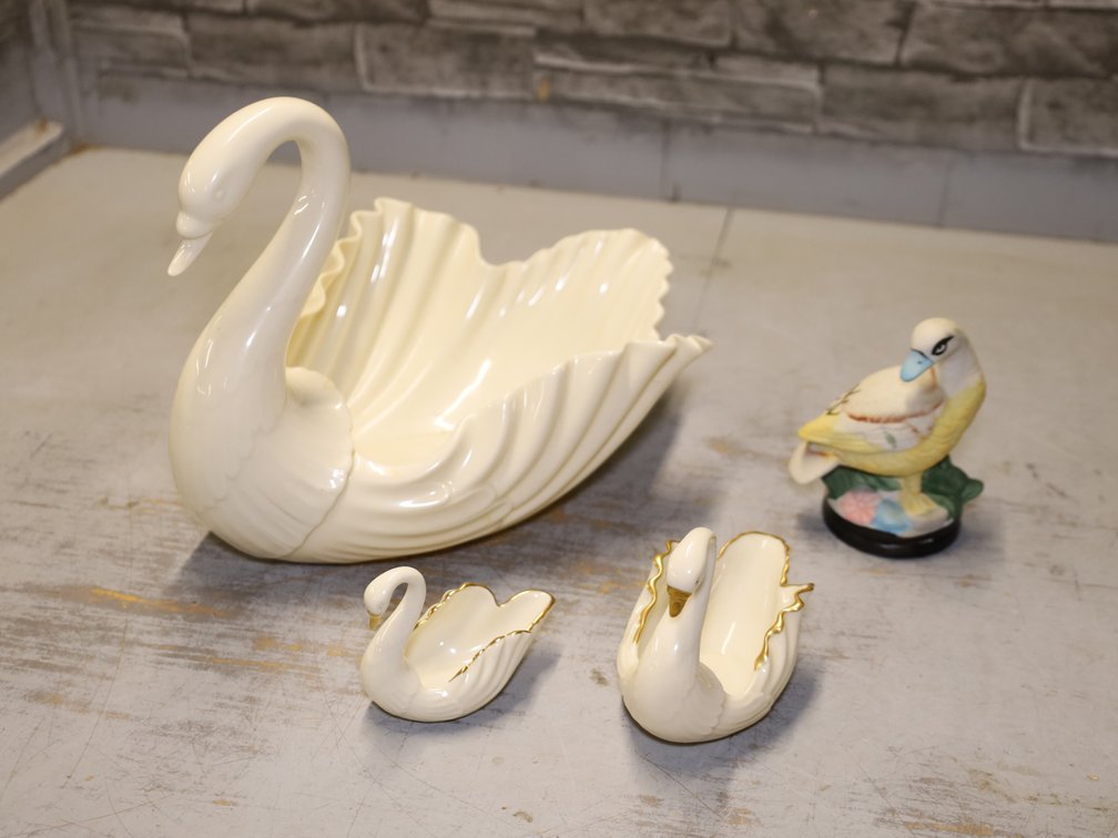 Lenox Swan Centerpiece Bowl...