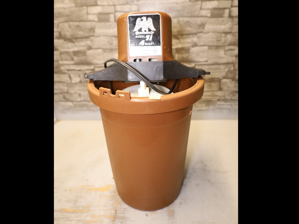 Model 71 4-Quart Electric Ice Cream Freezer