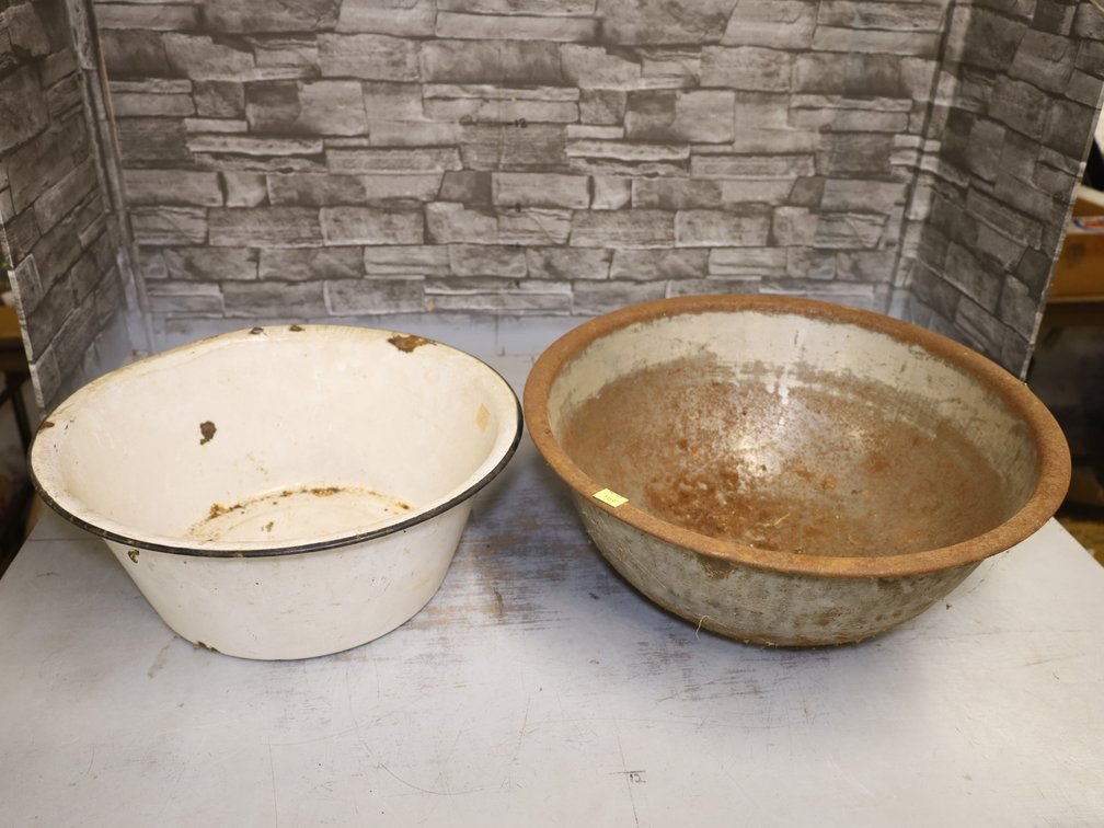 (2) Wood Wagon Wheel Hubs, Enamel Wash Basin & More!