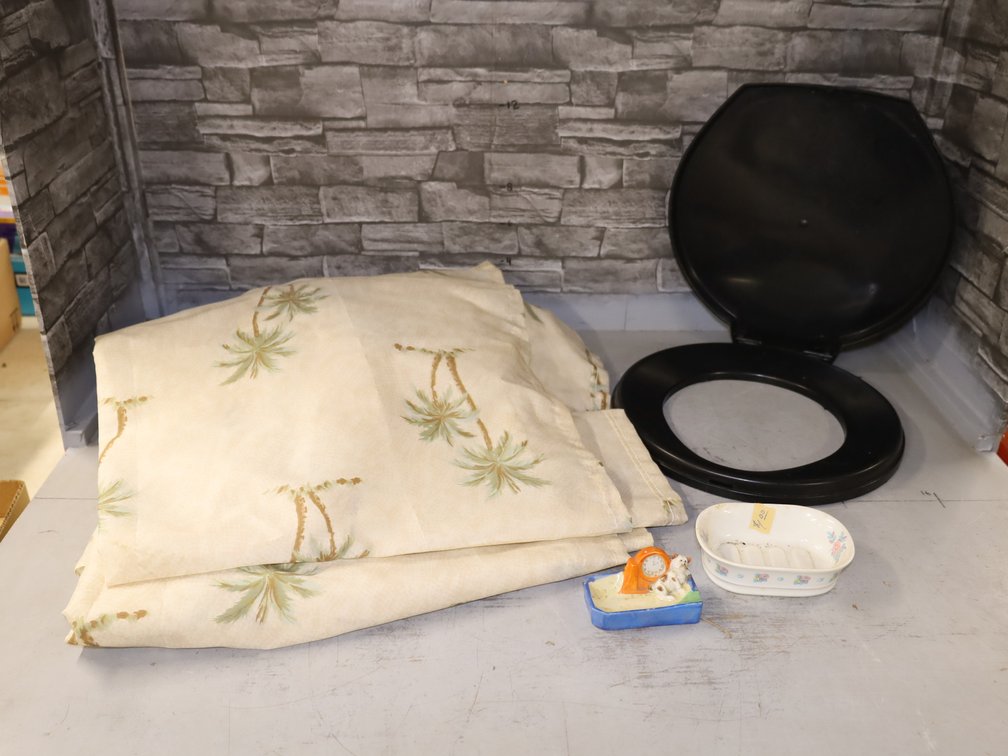 Palm Tree Curtains, Toilet Seat w/ Lid, Floral Soap Dish & More!