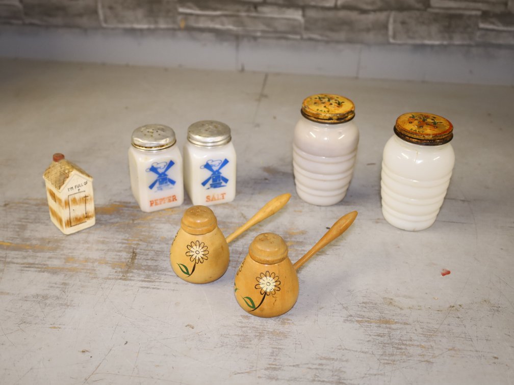 (7) Vintage Salt & Pepper Shakers