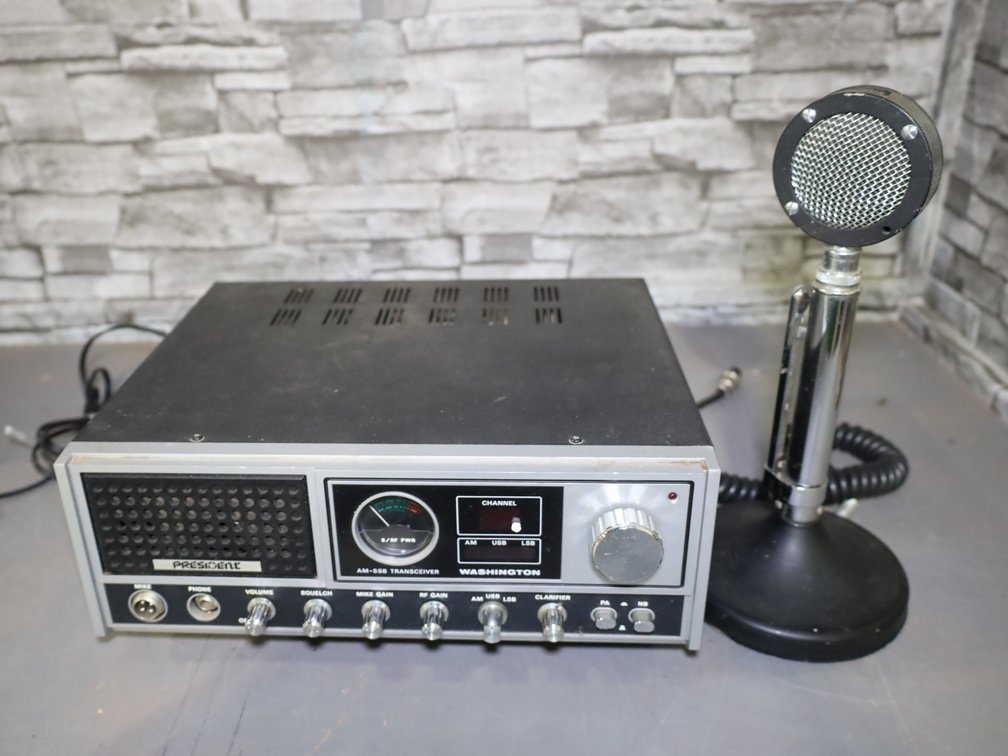 Uniden Washington CB radio base station with microphone on stand
