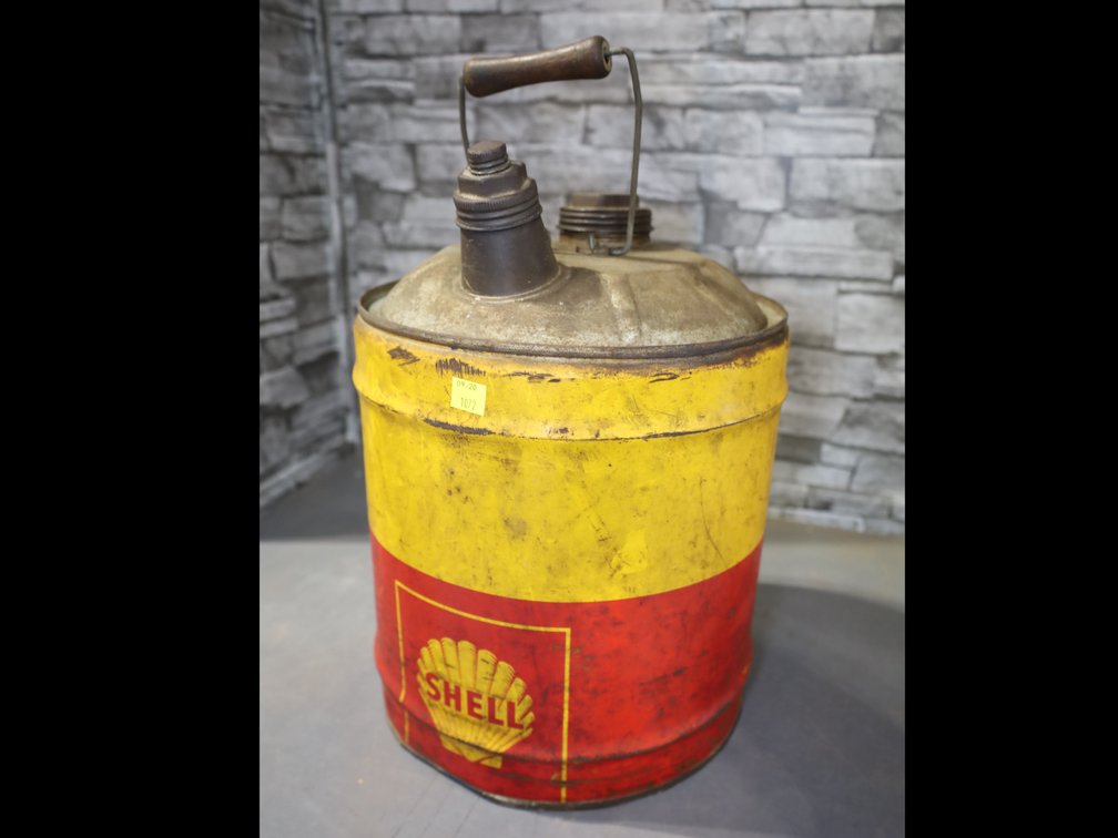 5-gallon Shell gas can