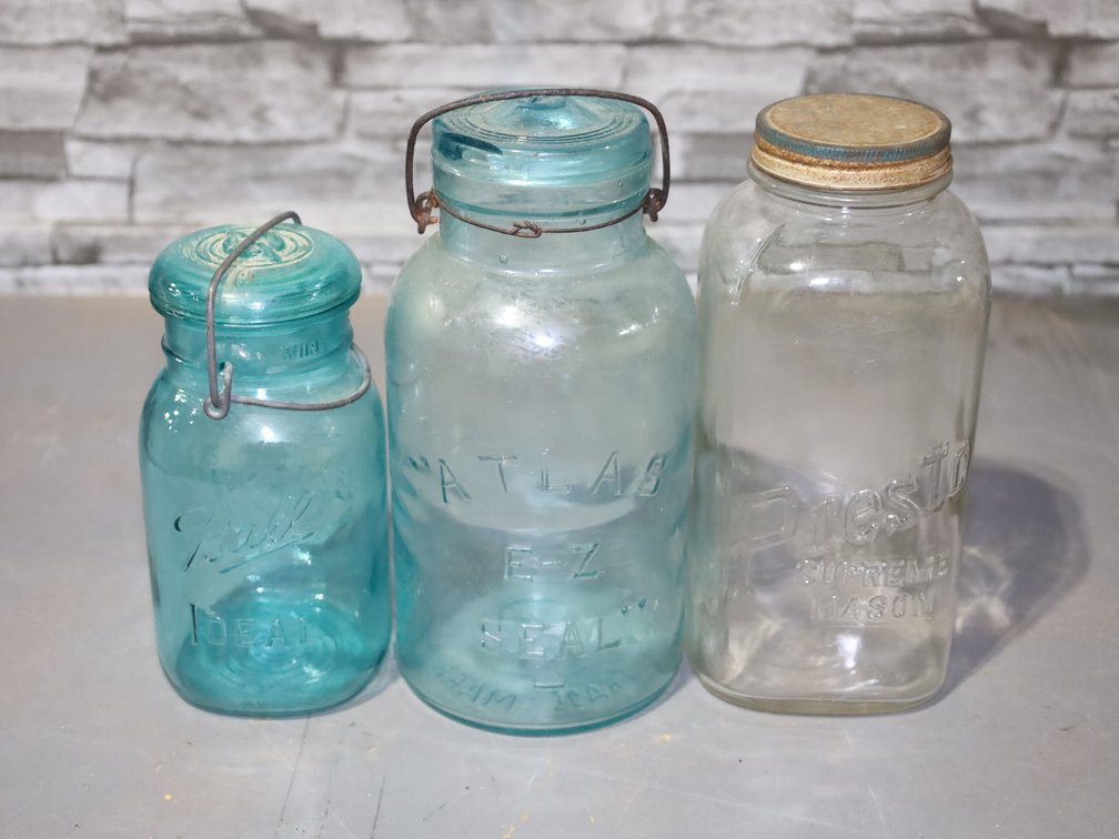 3 vintage jars