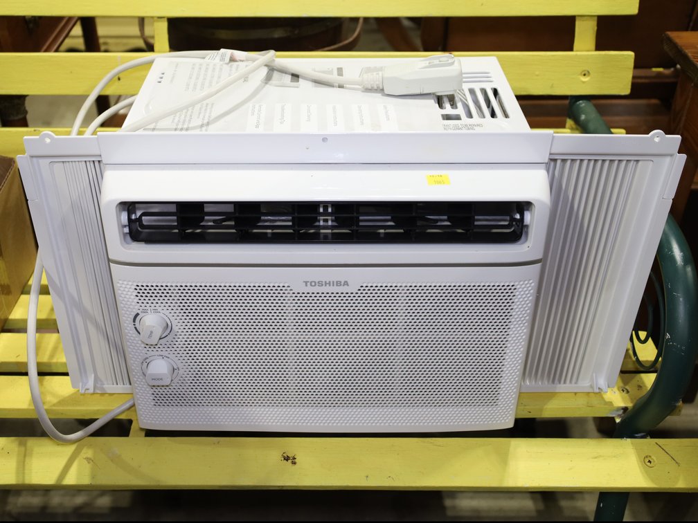 Toshiba window-type room air conditioner