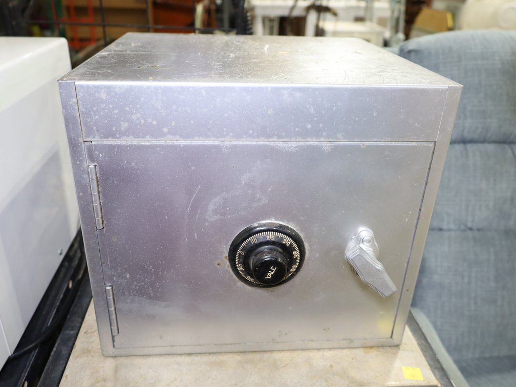 Yale heavy-duty combination safe