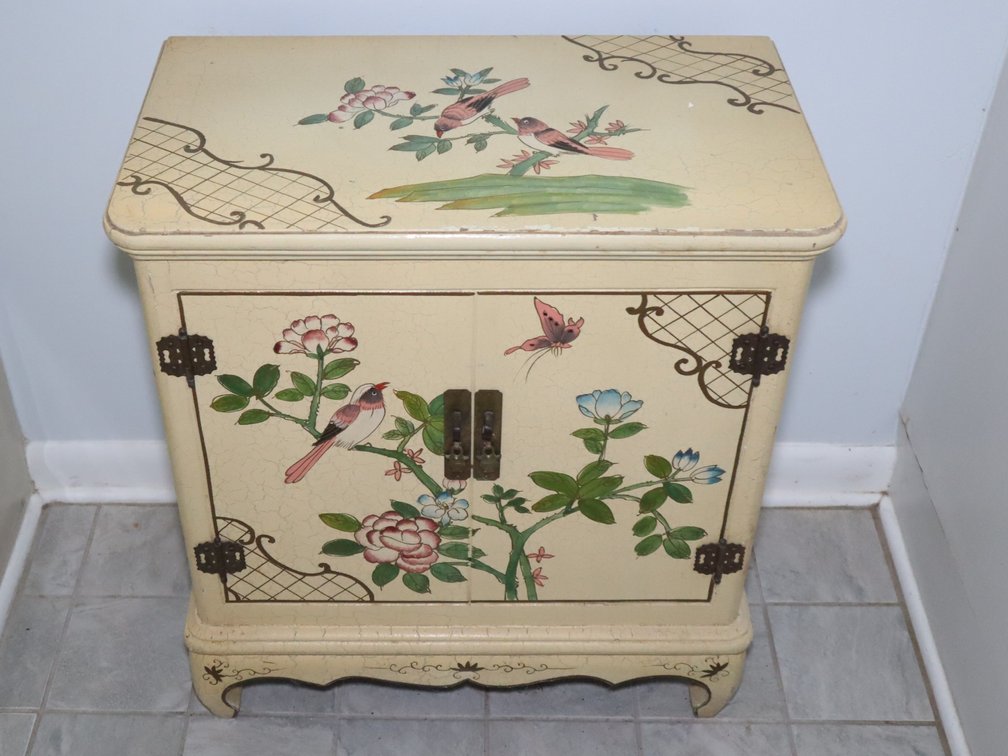 Rare vintage Chinoiserie pale yellow bird/floral hand-painted wooden  clothes hamper