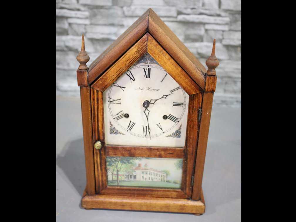 Vintage New Haven mantel clock