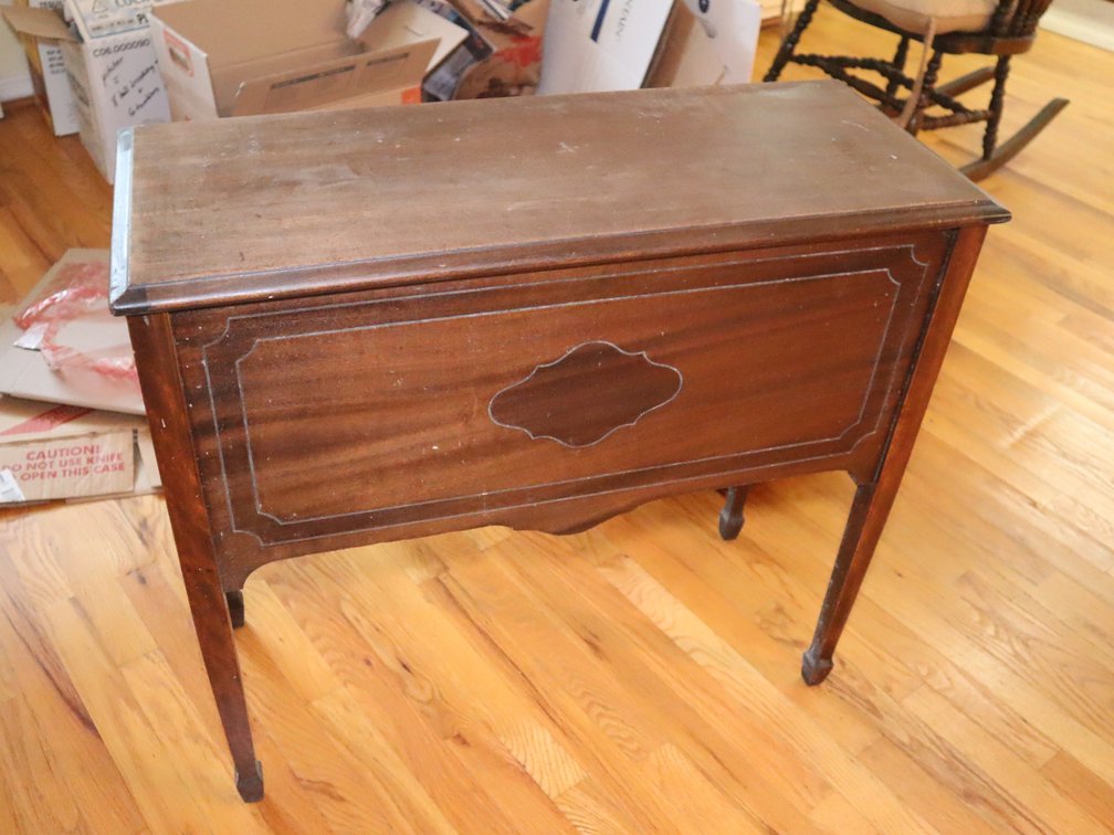 Vintage felt-lined sewing box stand