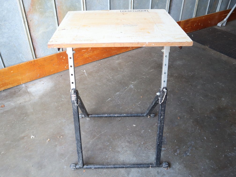 Craftsman adjustable work table