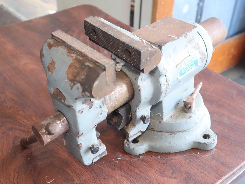 Cummins multi-purpose 5" bench vise
