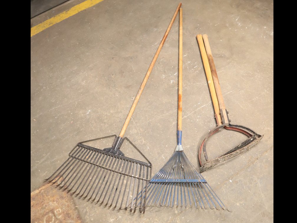2 swing blades,  2 yard rakes