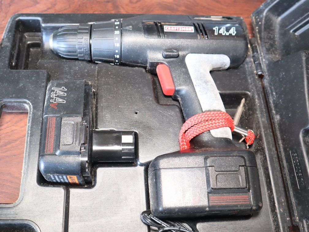 Craftsman 14-volt drill in case