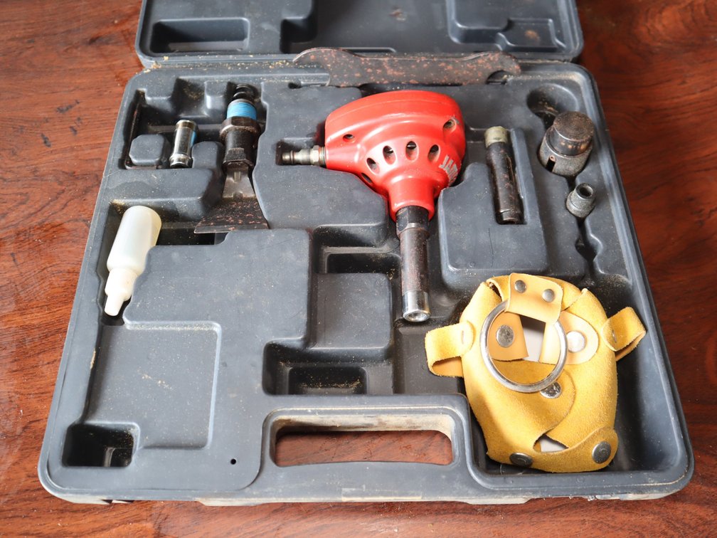 Jamerco air hand nailer in case