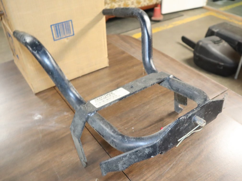 Craftsman bagger bracket