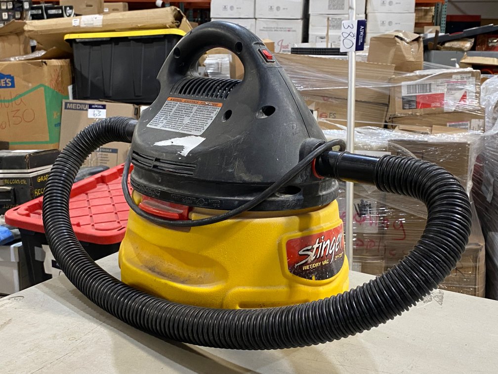 Stinger 2-Gal Wet/Dry Shop Vacuum