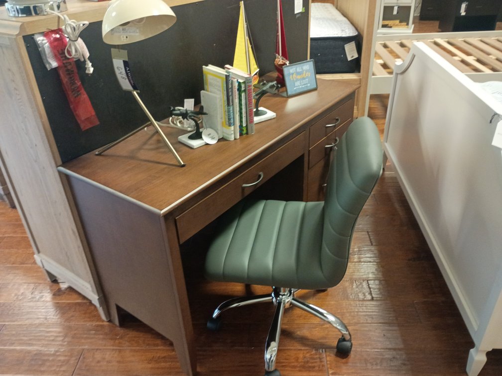 Portsmouth 4-Drawer Pedestal File Desk w/ Chair
