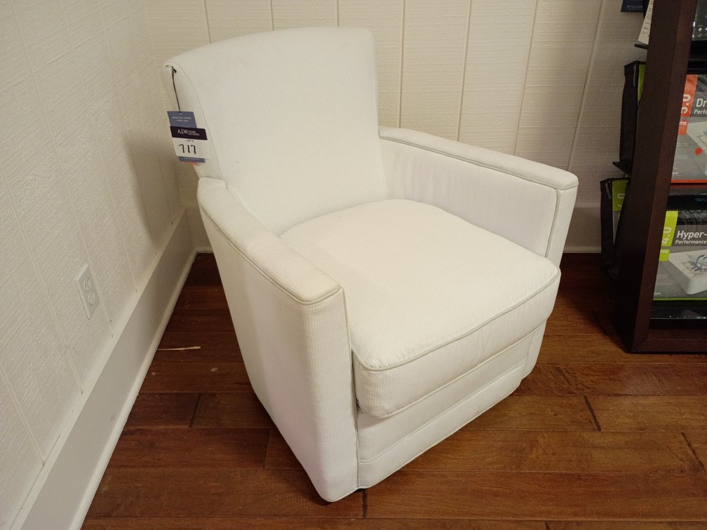 Lee “Jason” Swivel Chair