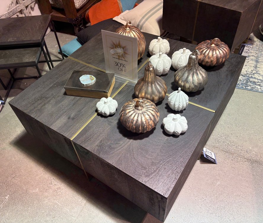 Gatehouse “Desi” 2pc Living Room Table Set