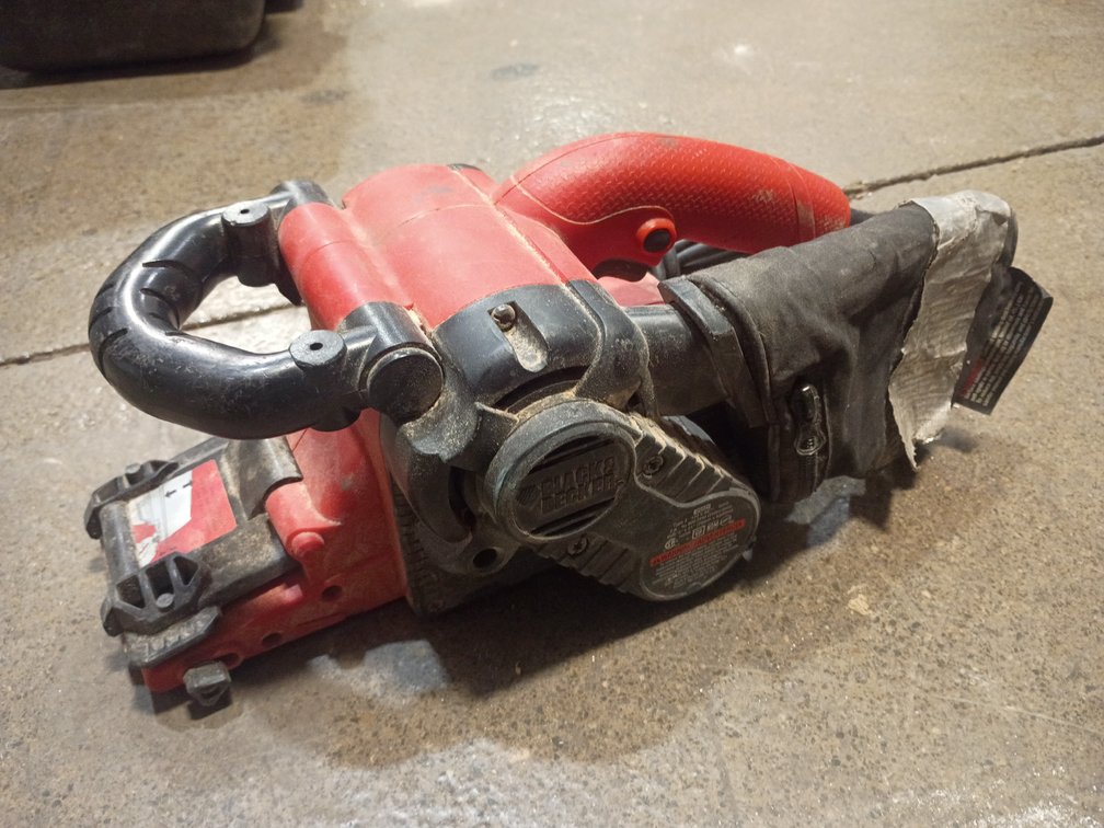 Black & Decker Corded 3" x 21" Belt Sander