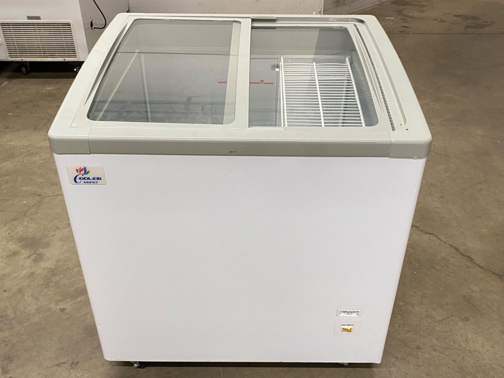 Cooler Depot SD251S, Showcase Freezer