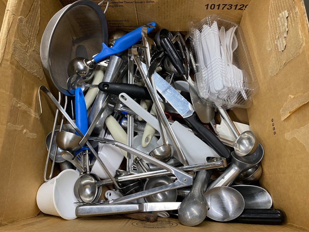 A Group of Ass't Kitchen Utensils
