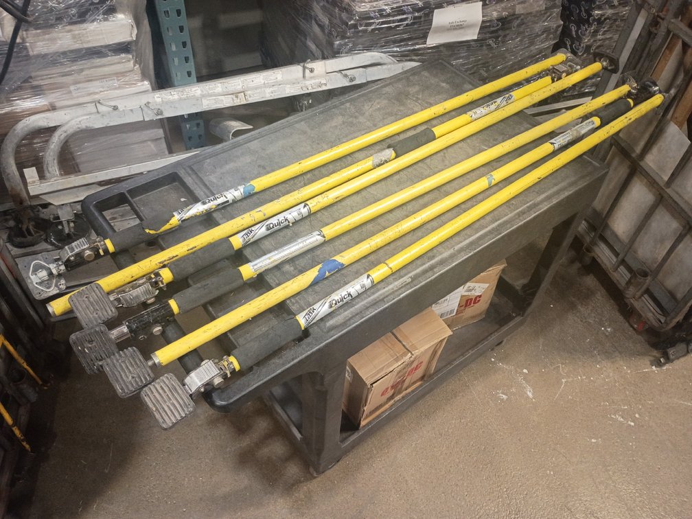 {each} Task Quick Support Rod