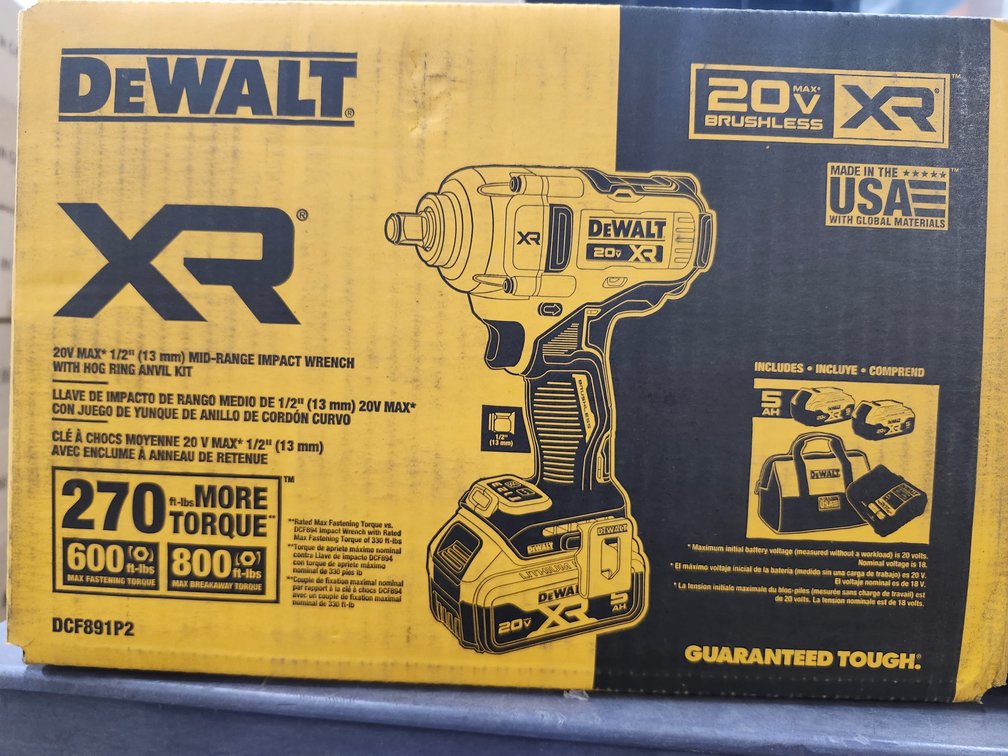 DeWalt DCF891P2 20V MAX XR 1/2" Mid-Range Impact Wrench Kit w/ Hog Ring Anvil
