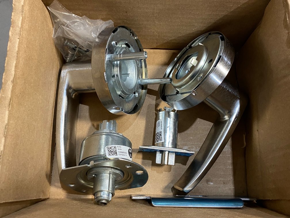 Sargent Assa Abloy Cylindrical Storeroom Lever Lockset