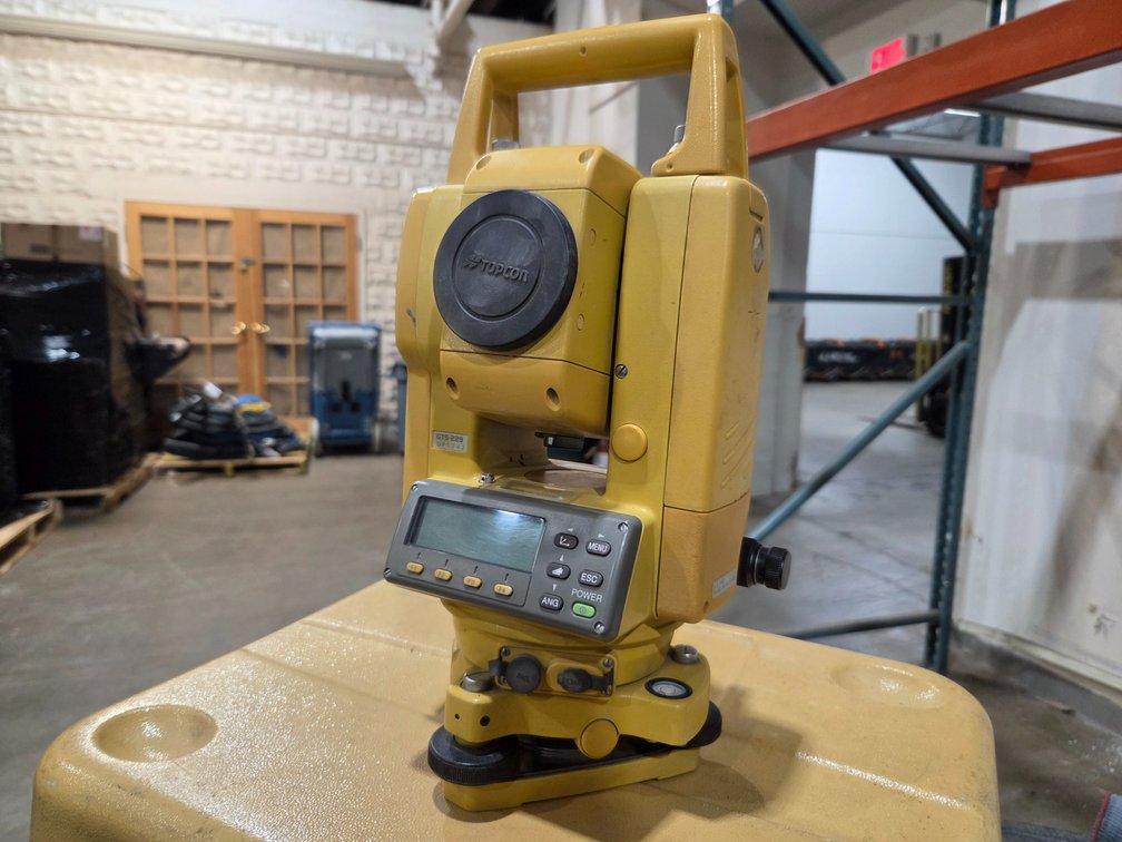 Topcon GTS-220 Manual Total Station