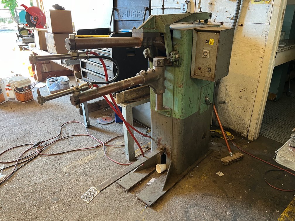 Lors 130-FR Spot Welder