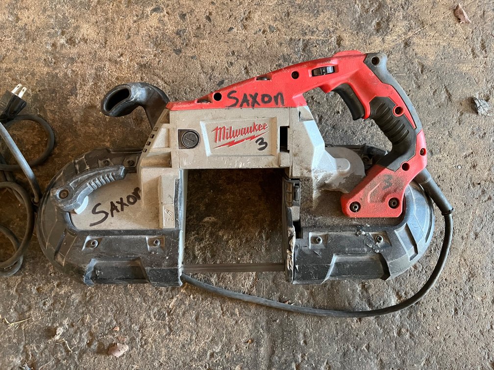 Milwaukee 6232-20 Corded Variable Speed Deep Cut Bandsaw