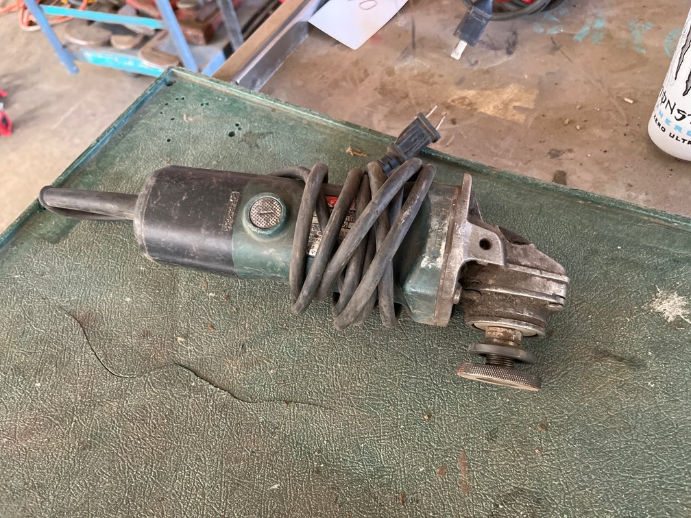 Makita 9524NB Corded 4.5" Angle Grinder