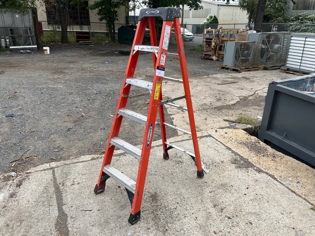 Werner 6' Fiberglass Step Ladder