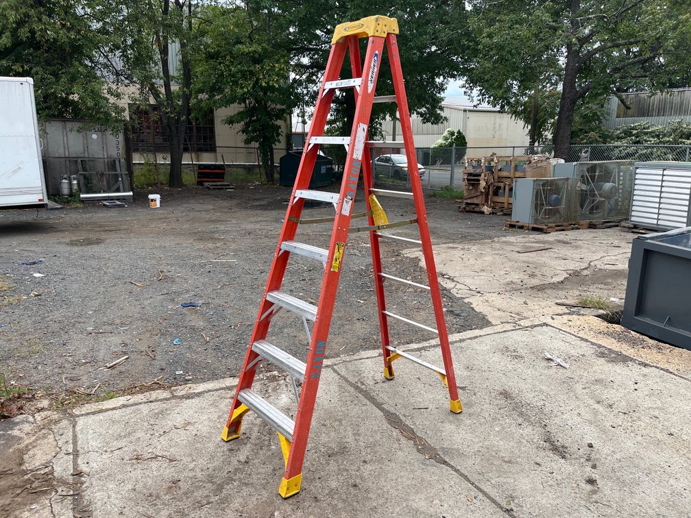 Werner 8' Fiberglass Step Ladder