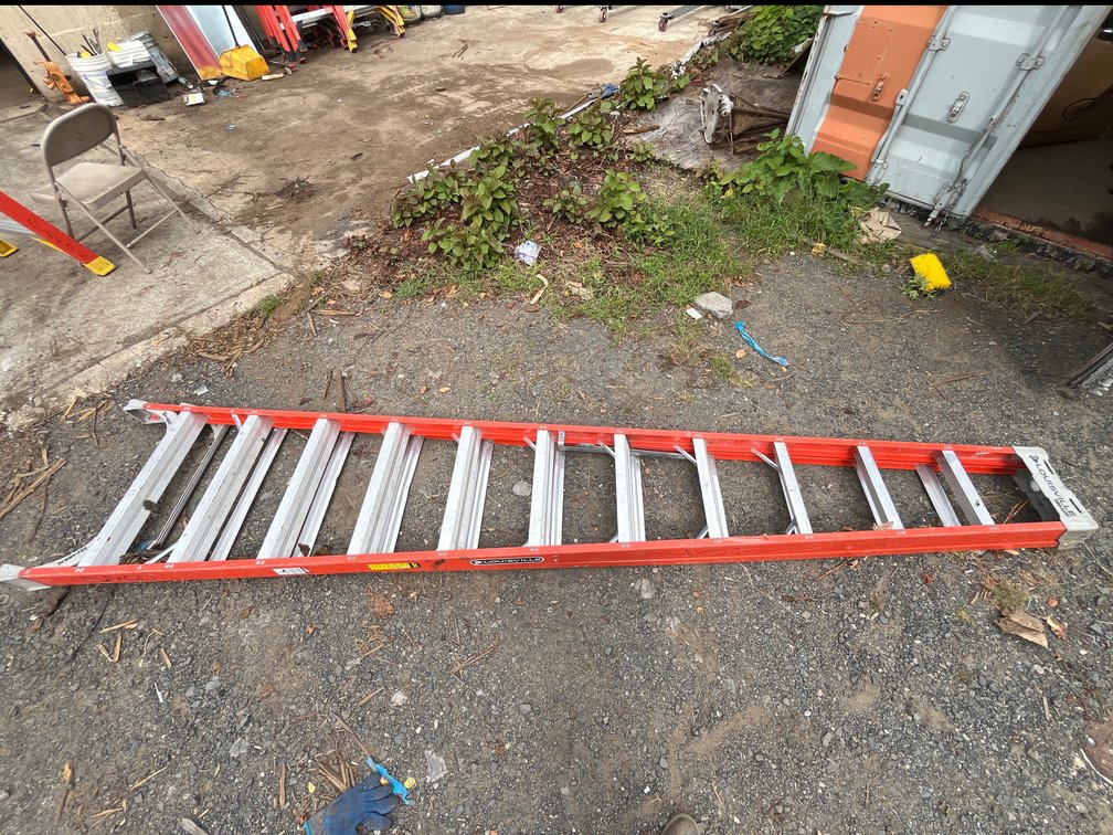 Louisville 12' Fiberglass Step Ladder