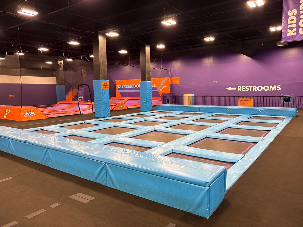 Fun Spot Kids 20-Square Sport Court w/Foam Pit