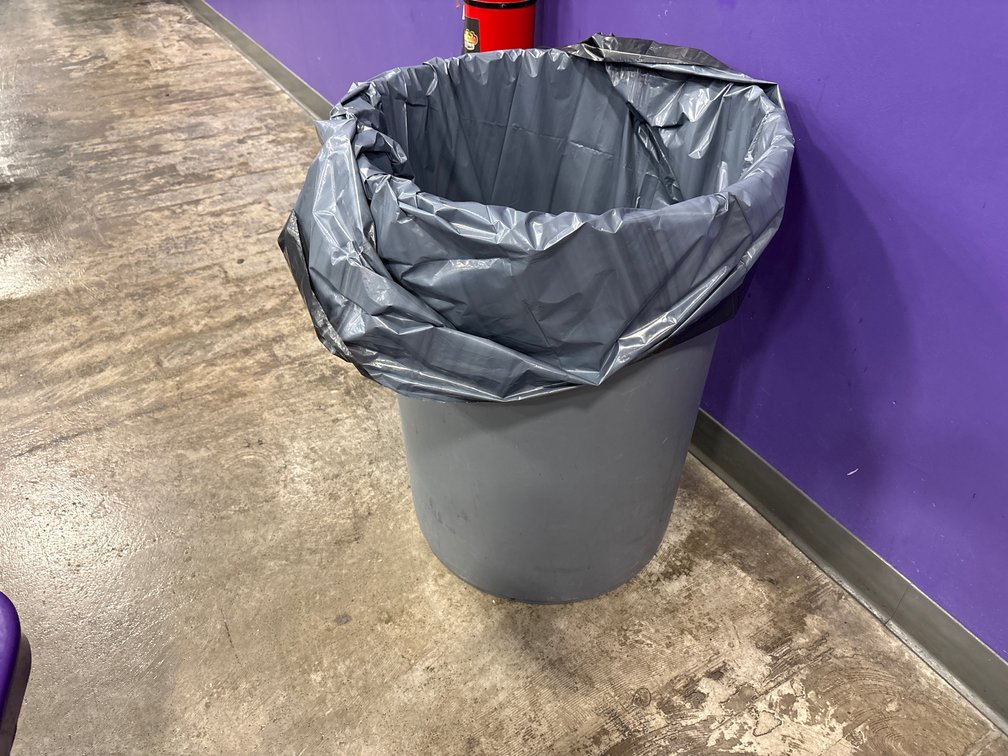 {each} 32 Gallon Trash Receptacle