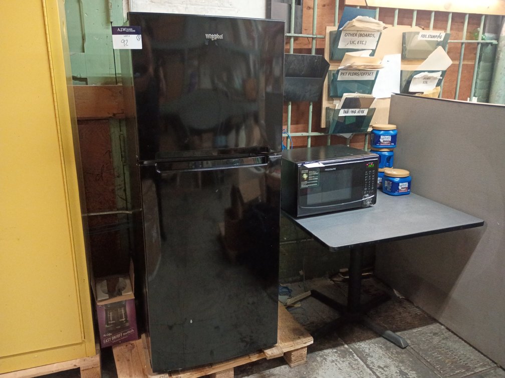 A Group of (3) Kitchen Appliances