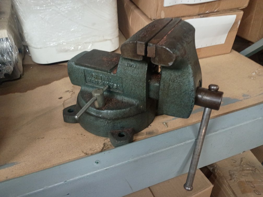6" Turret Bench Vise